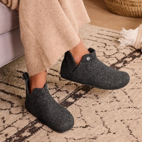 ANDERMATT - ANTHRACITE - WOOL Traction Lug Pattern