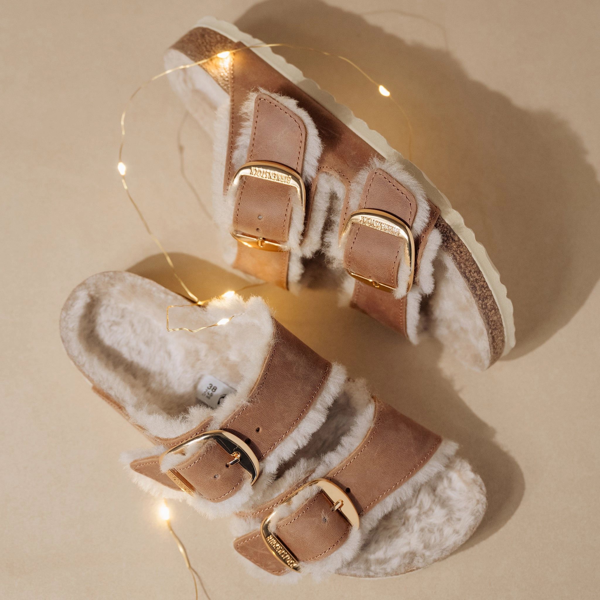 ARIZONA BIG BUCKLE SHEARLING - COGNAC Seamless Interior Finish