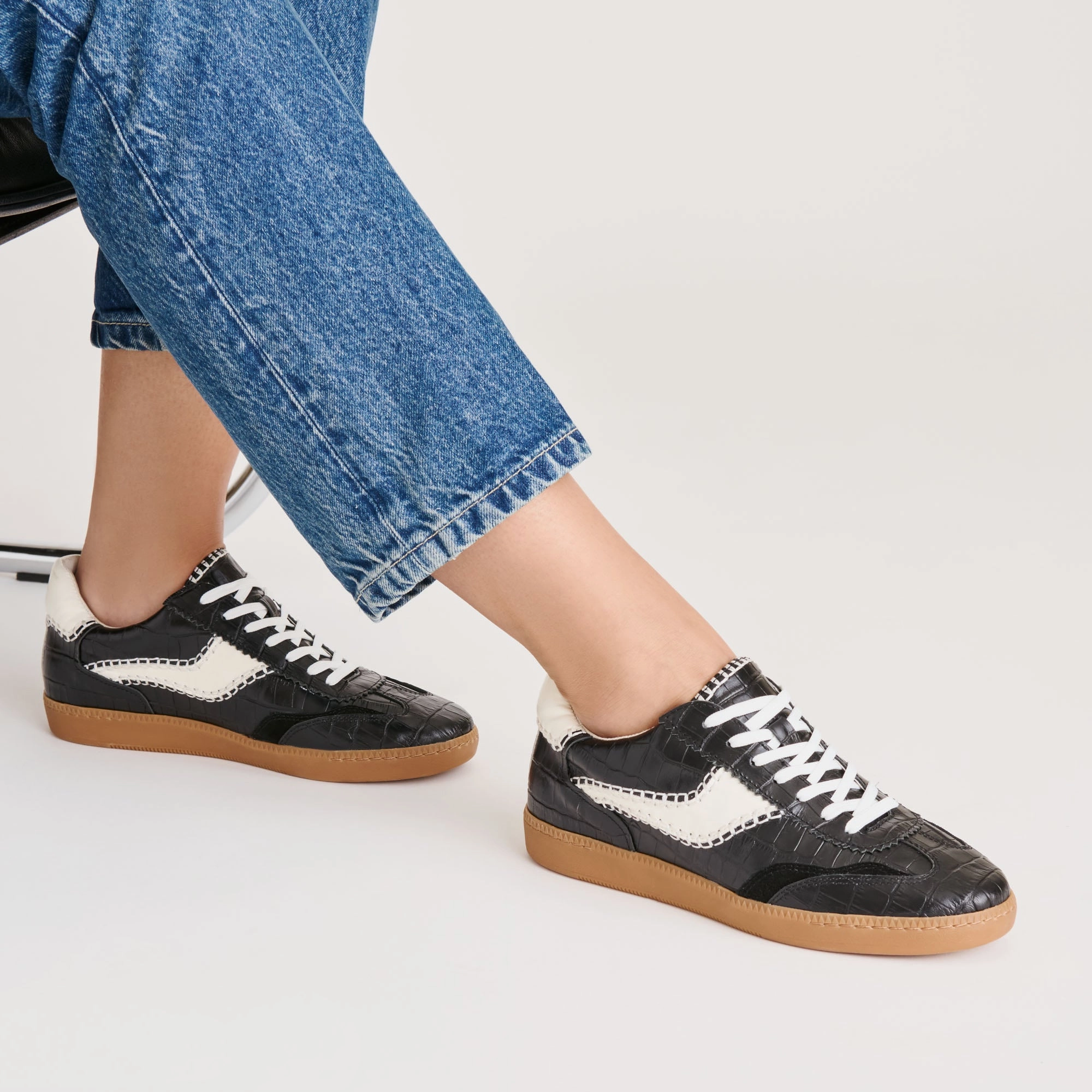 Blue Cool NOTICE STITCH SNEAKERS NOIR CROCO EMBOSSED LEATHER