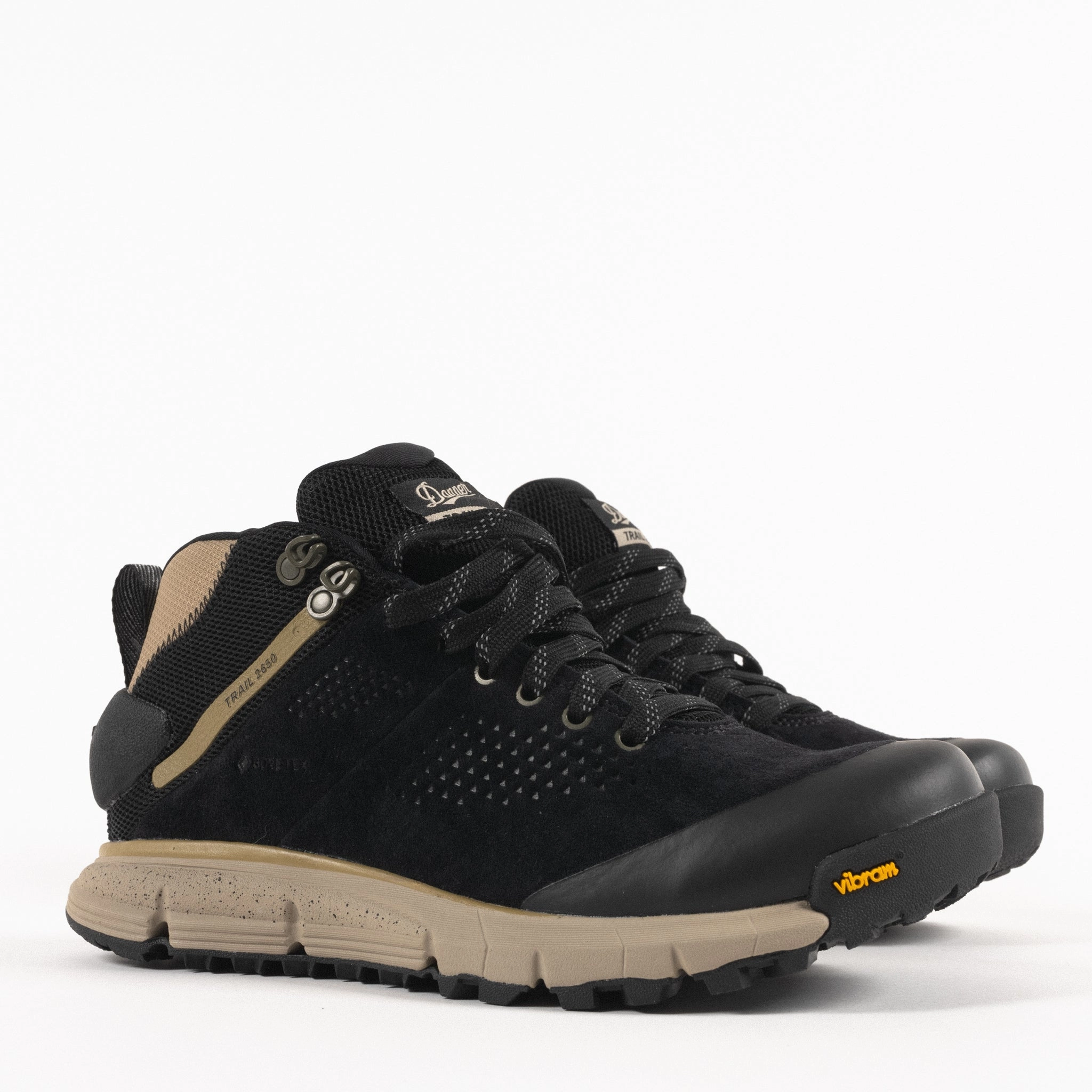 W-TRAIL 2650 MID WP - BLACK - NUBUCK Cushioned Insole