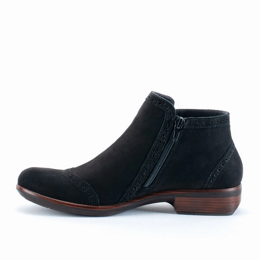 NEFASI - BLACK - SUEDE Grippy Outsole Trail Exploration