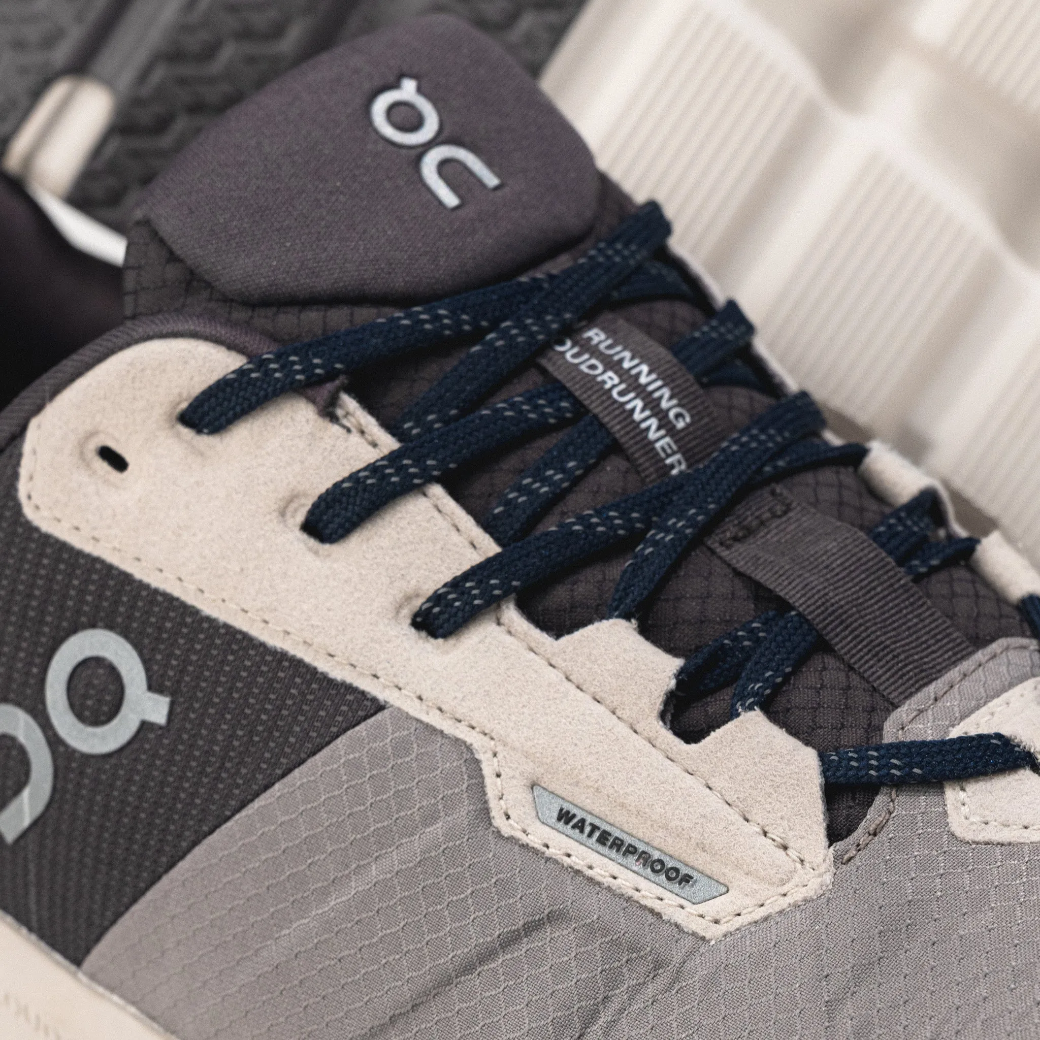 M-CLOUDRUNNER 2 WP - ZINC - MESH Vibrant lining