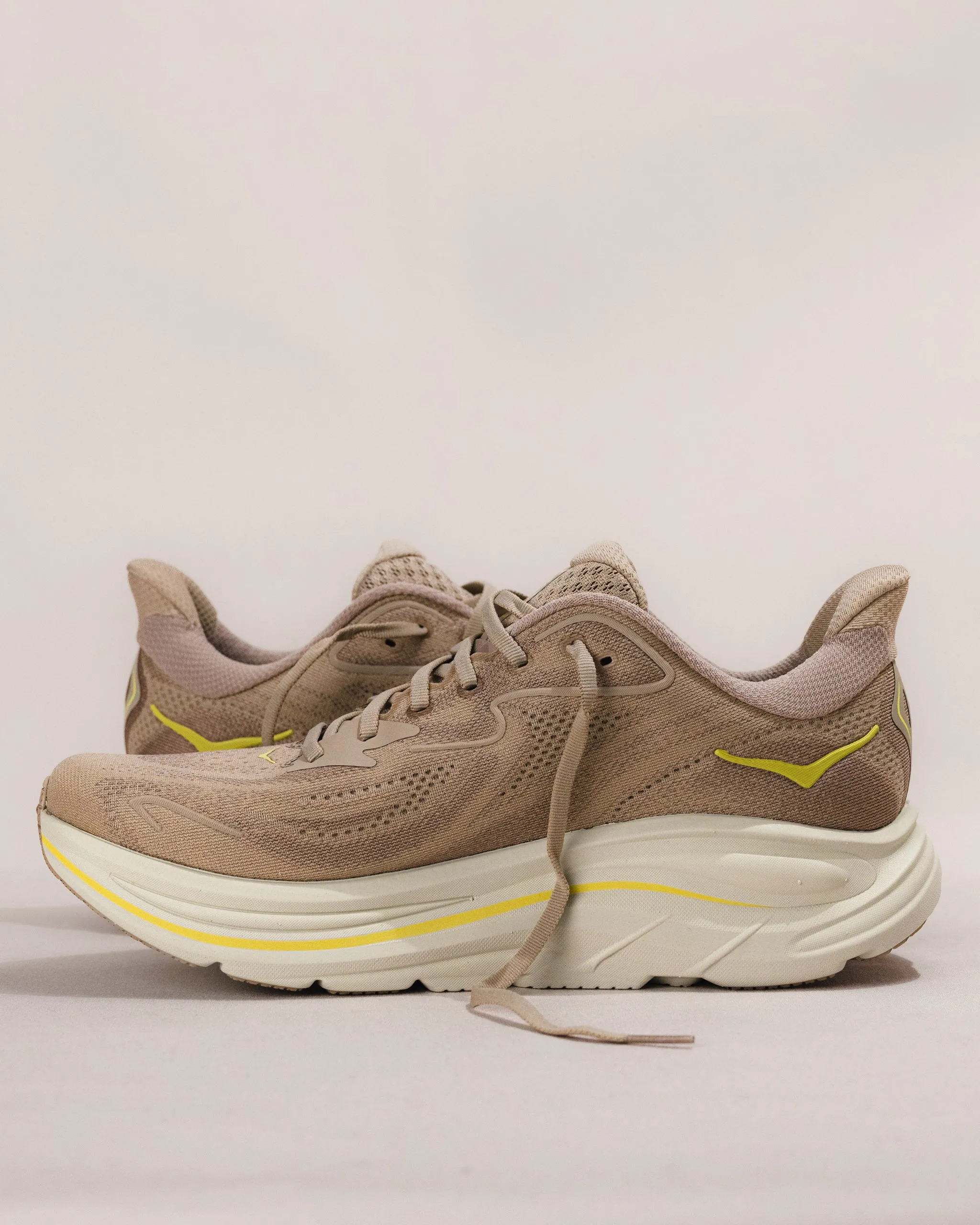 M-CLIFTON 10 - LINEN - MESH fitness freaks - specific features