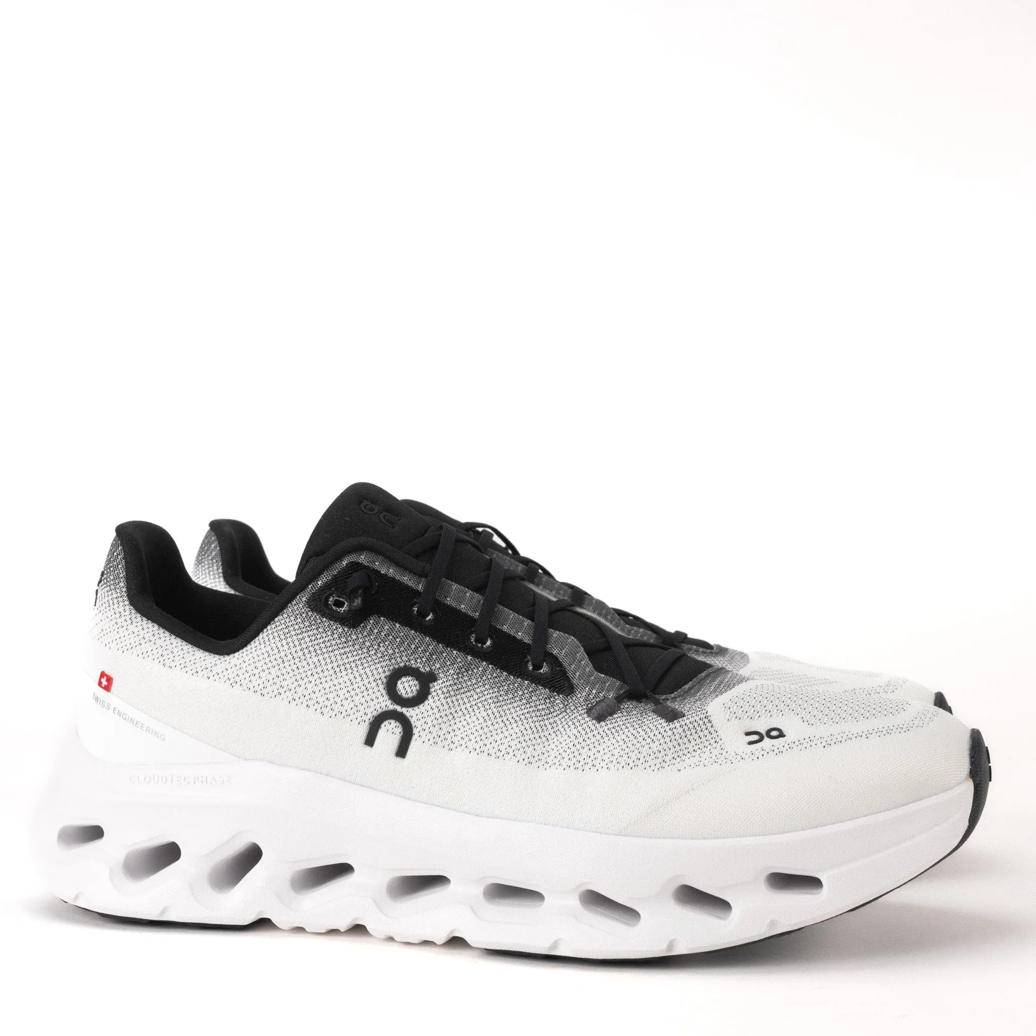 M-CLOUDTILT - BLACK - MESH All-weather chic Sturdy Outsole Design