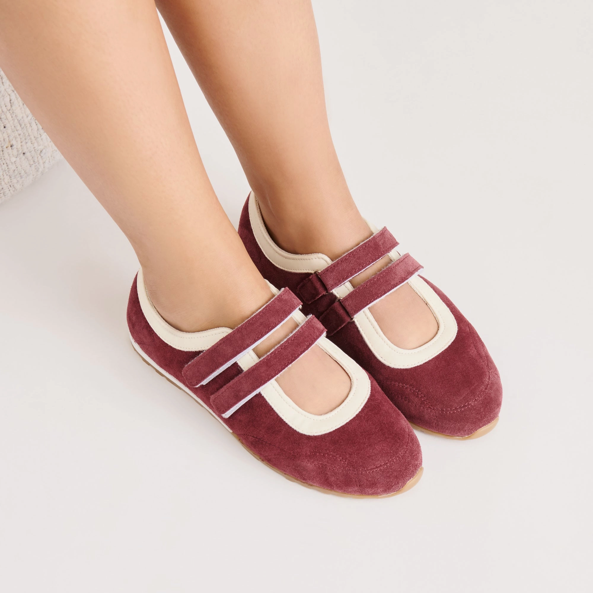 Seamless Edge Finishing SWAN SNEAKERS BURGUNDY SUEDE