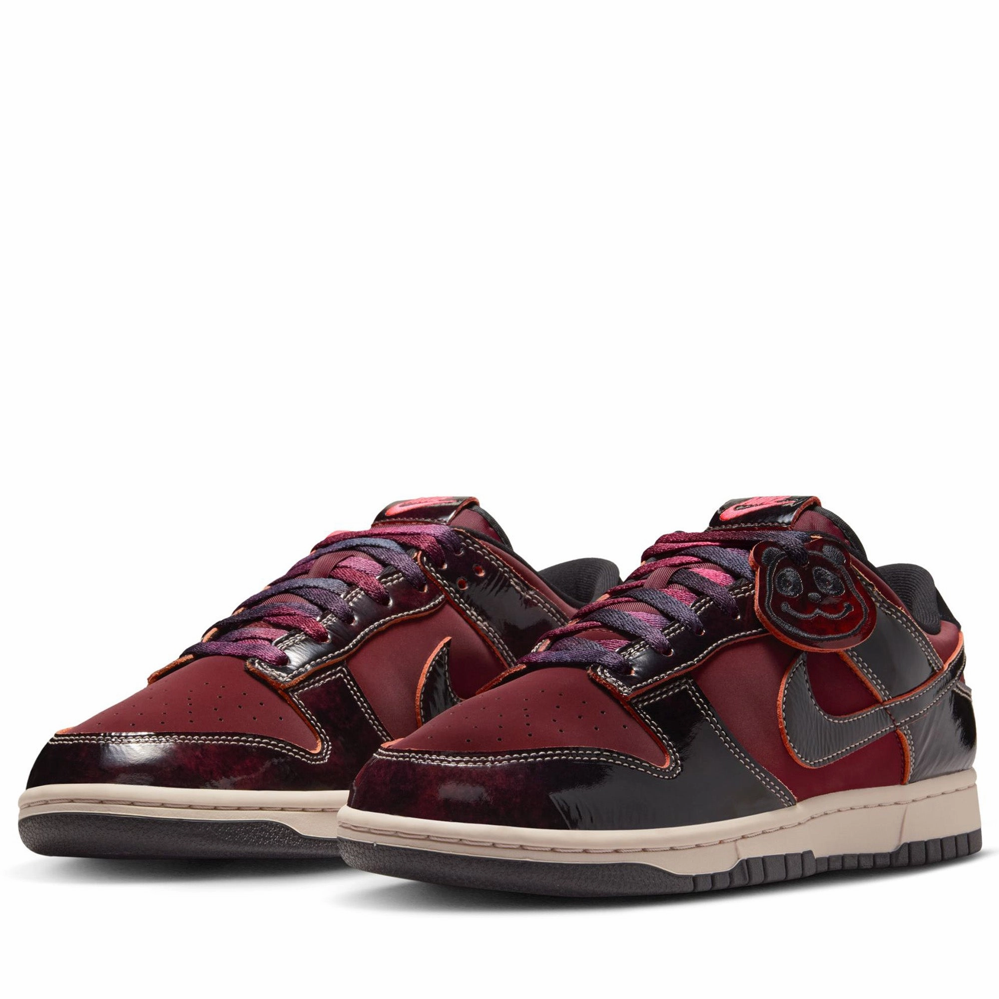 High-performance Grippy Outsole Weekend Wanderer Nike Dunk Low Retro SE 'Red Panda' - Dark Team Red/Solar Red