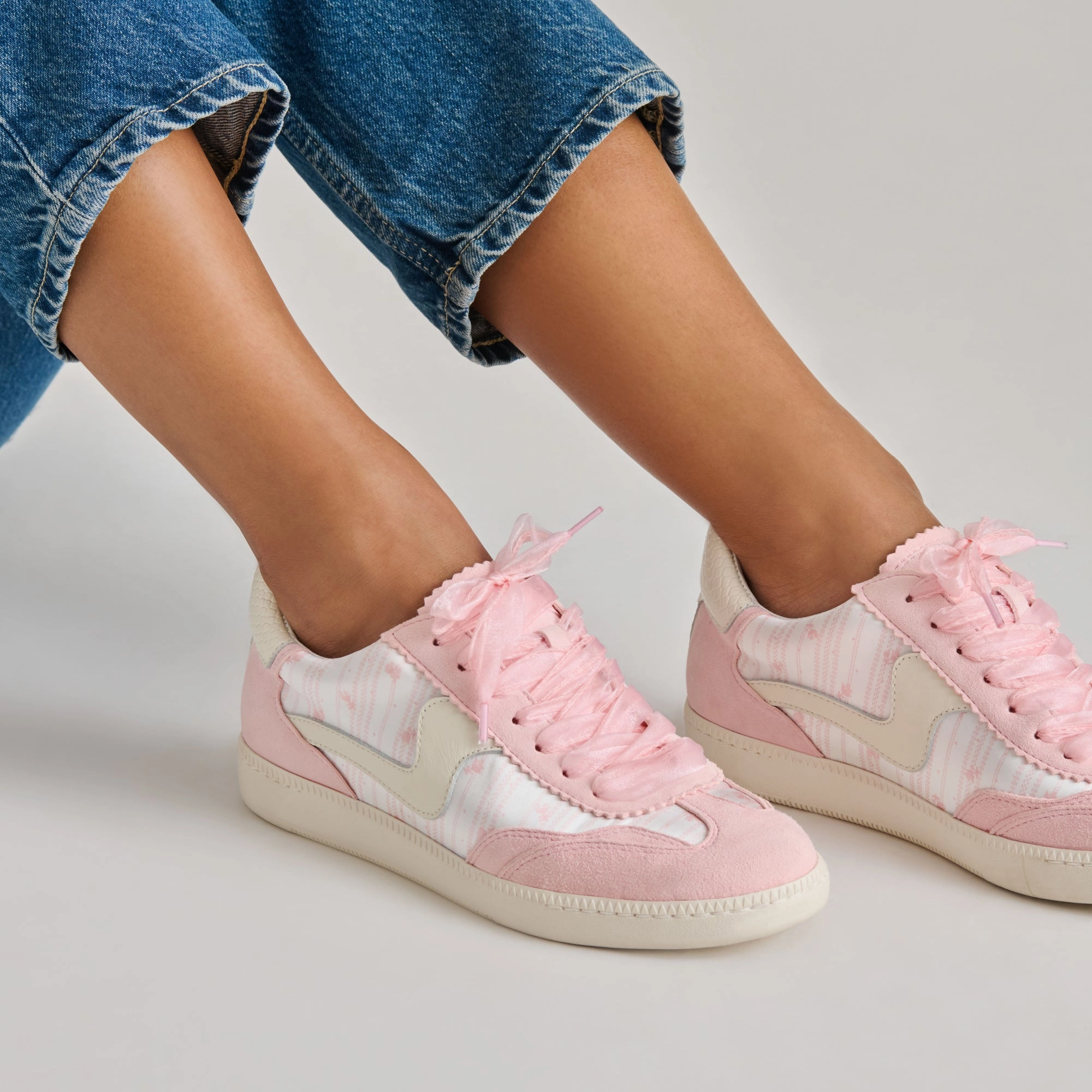 NOTICE X BYRDIE GOLF SNEAKERS PINK FLORAL NYLON Flex form