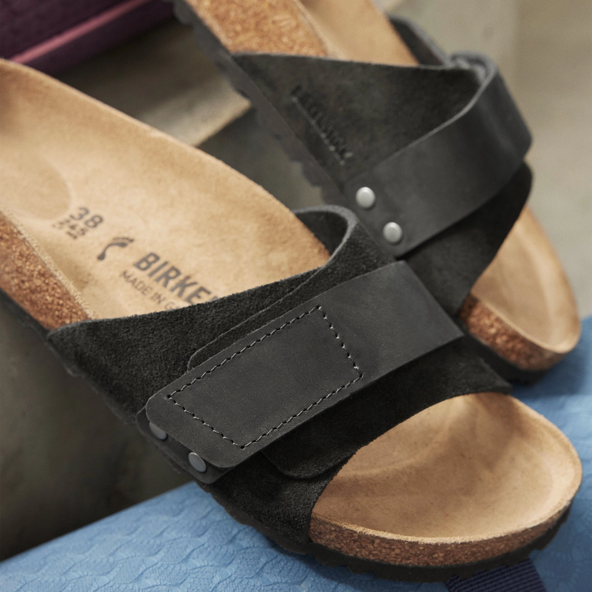 OITA - BLACK - SUEDE fitness freaks - specific features