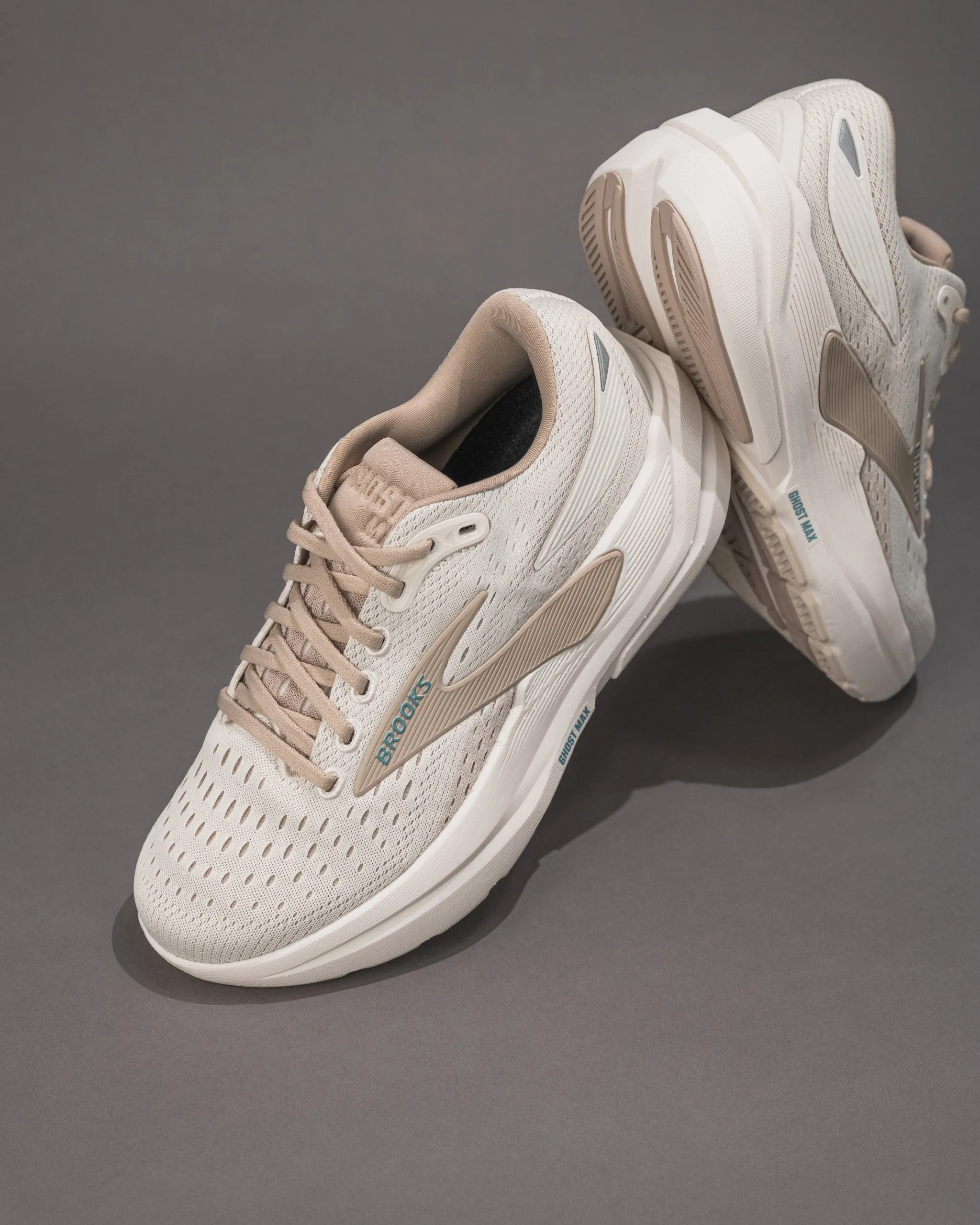 WOMEN'S GHOST MAX 3 - COCONUT - MESH Flexible Sole Design