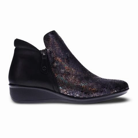 Revere Damascus Ankle Boot (Women) - Black/Metallic Python Feather Light Weather Resistant User