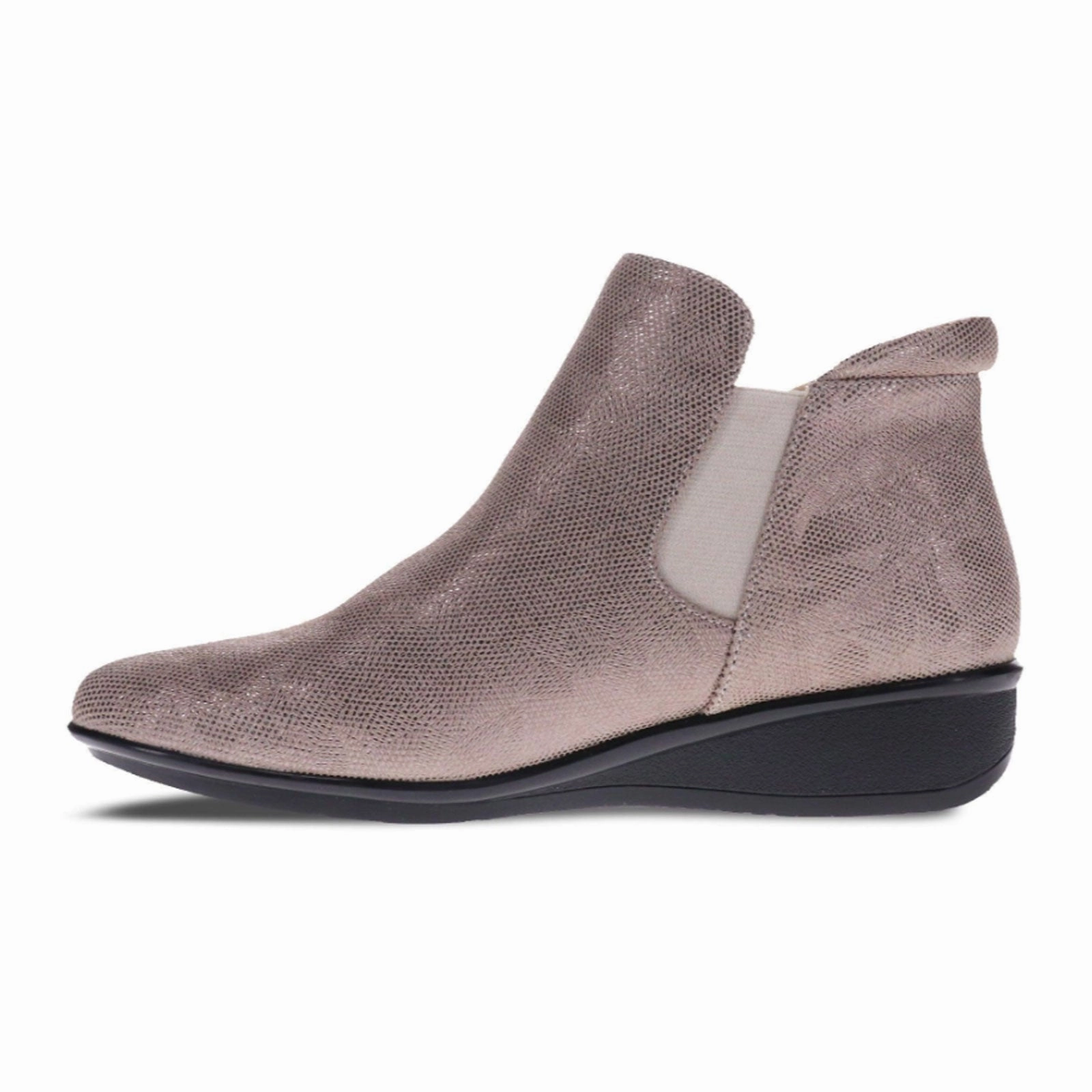 Revere Damascus Ankle Boot (Women) - Champagne Angle Flexible Frame Weekend Wanderer
