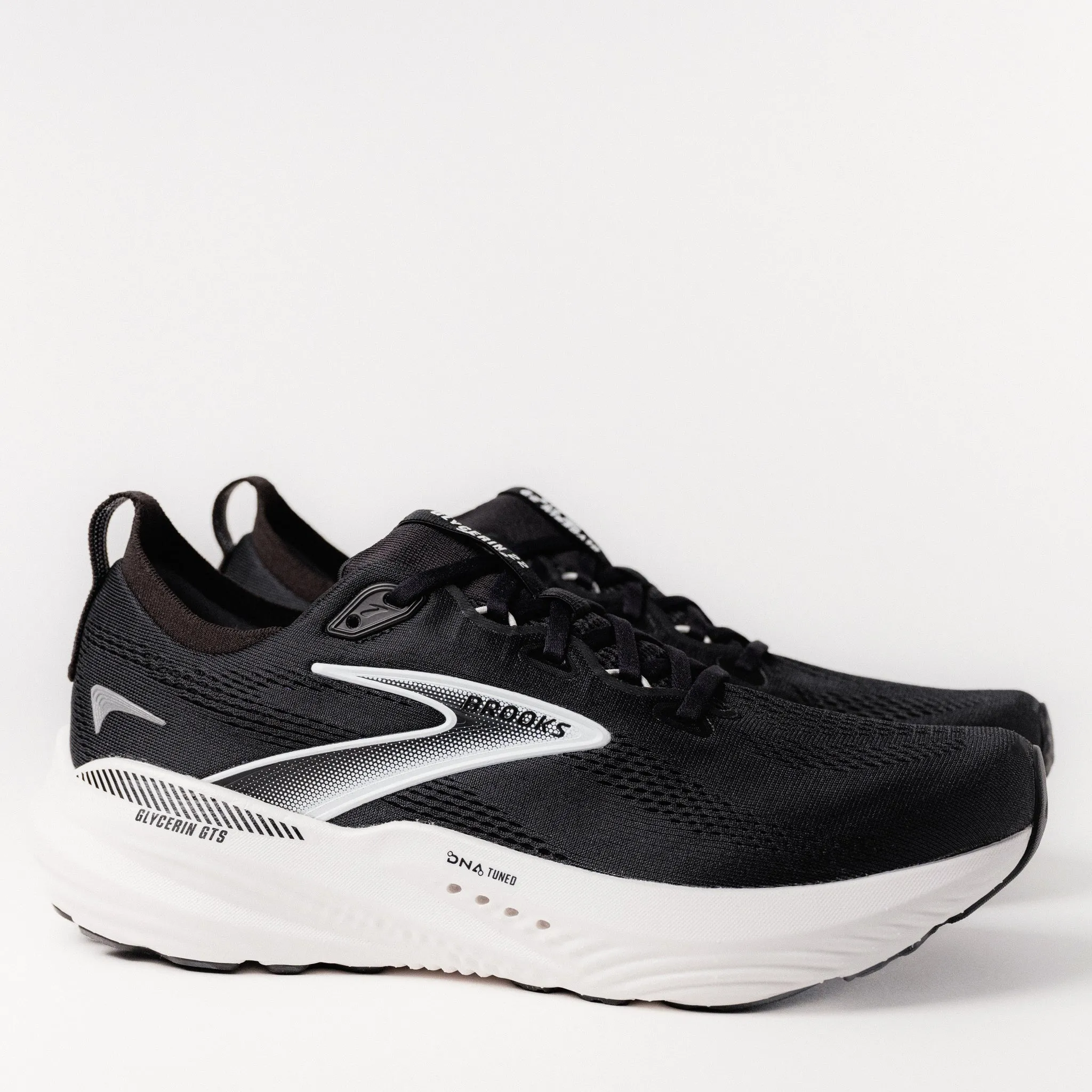 All-weather breathability Versatile Silhouette M-GLYCERIN GTS 22 - BLACK - MESH