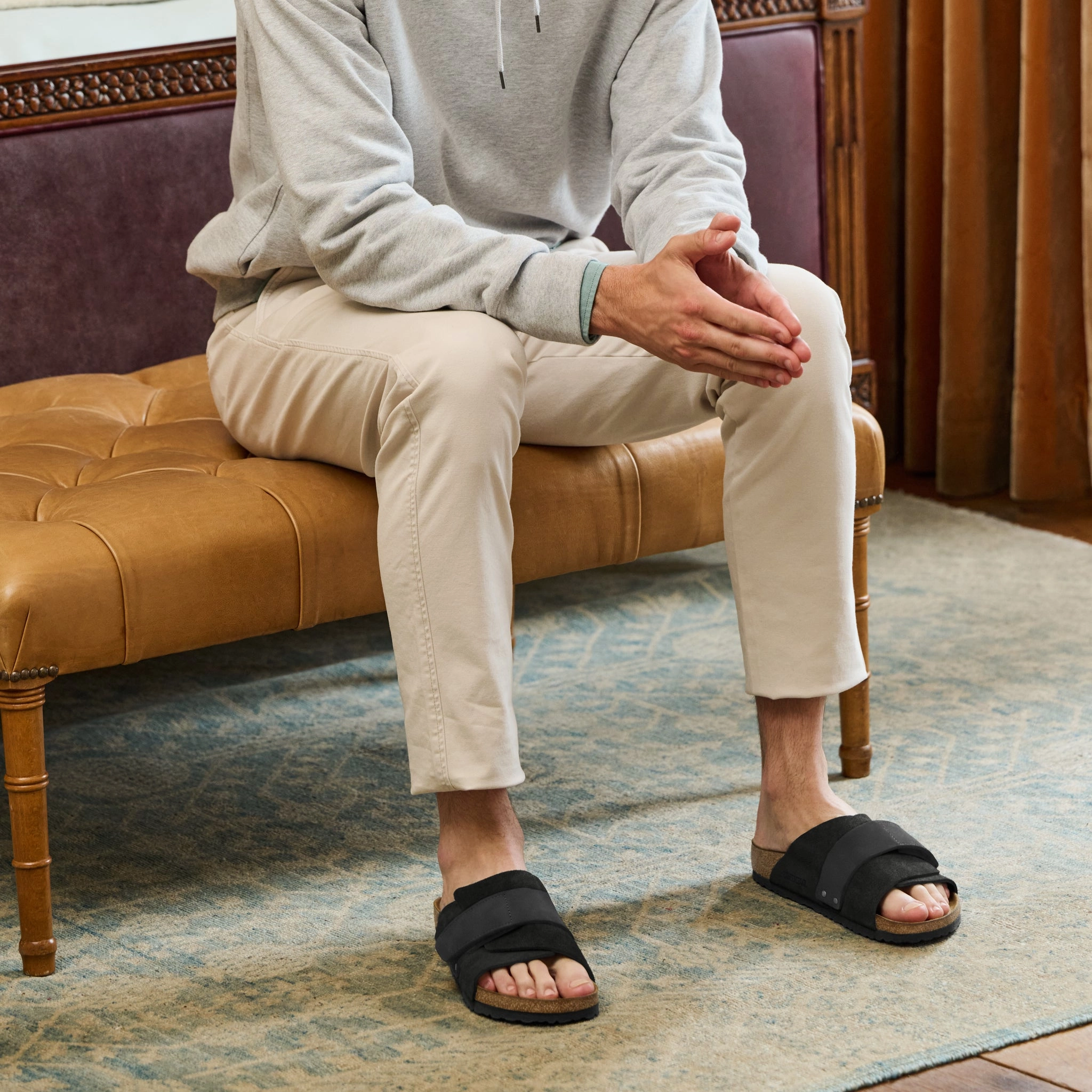 Air Circulation Channels statement - piece KYOTO - BLACK - SUEDE