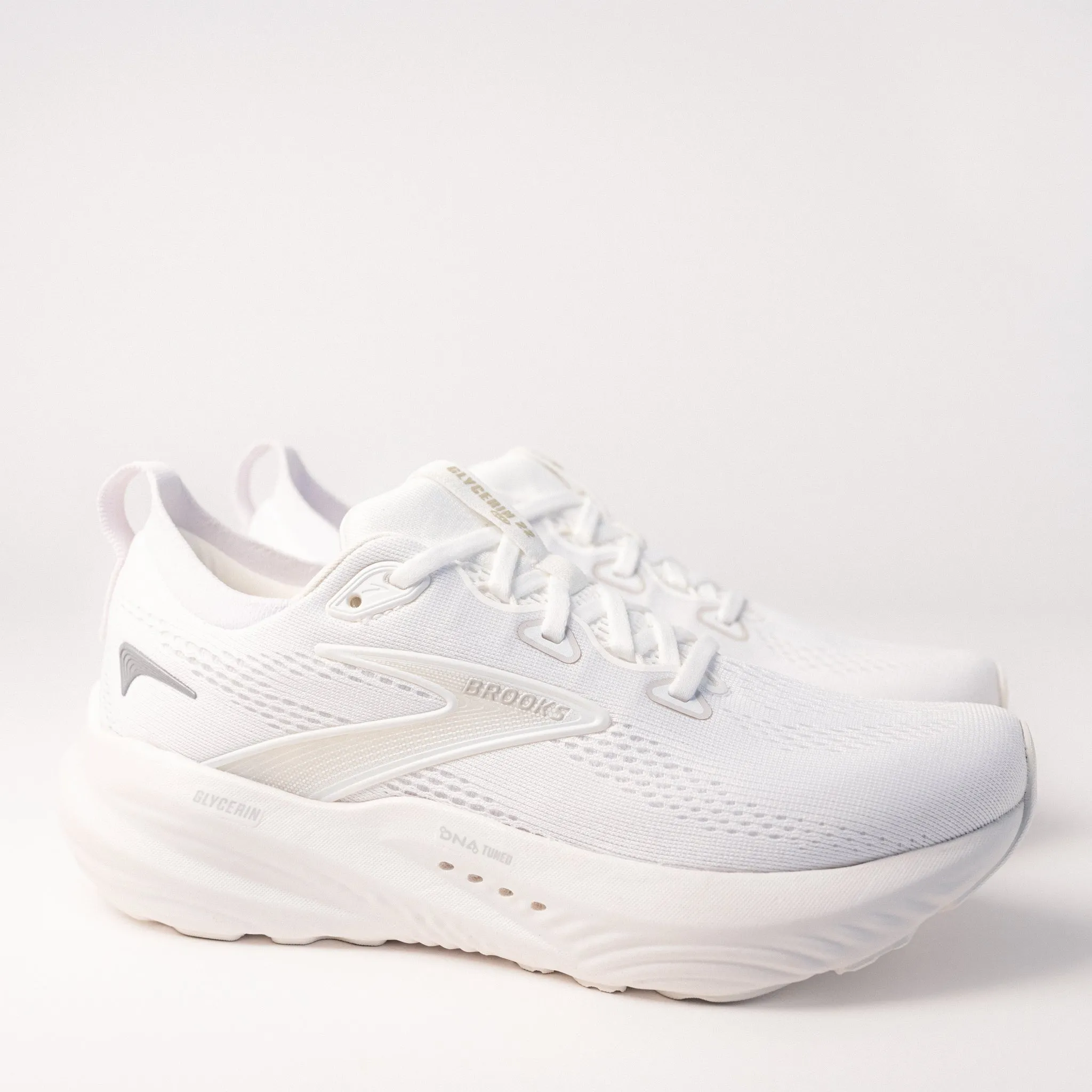 Cushioned Insole Technology W-GLYCERIN 22 - ALL WHITE - MESH