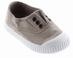 1915 Slip-On Sneaker in Beige Reliable flair Universal Fit Design
