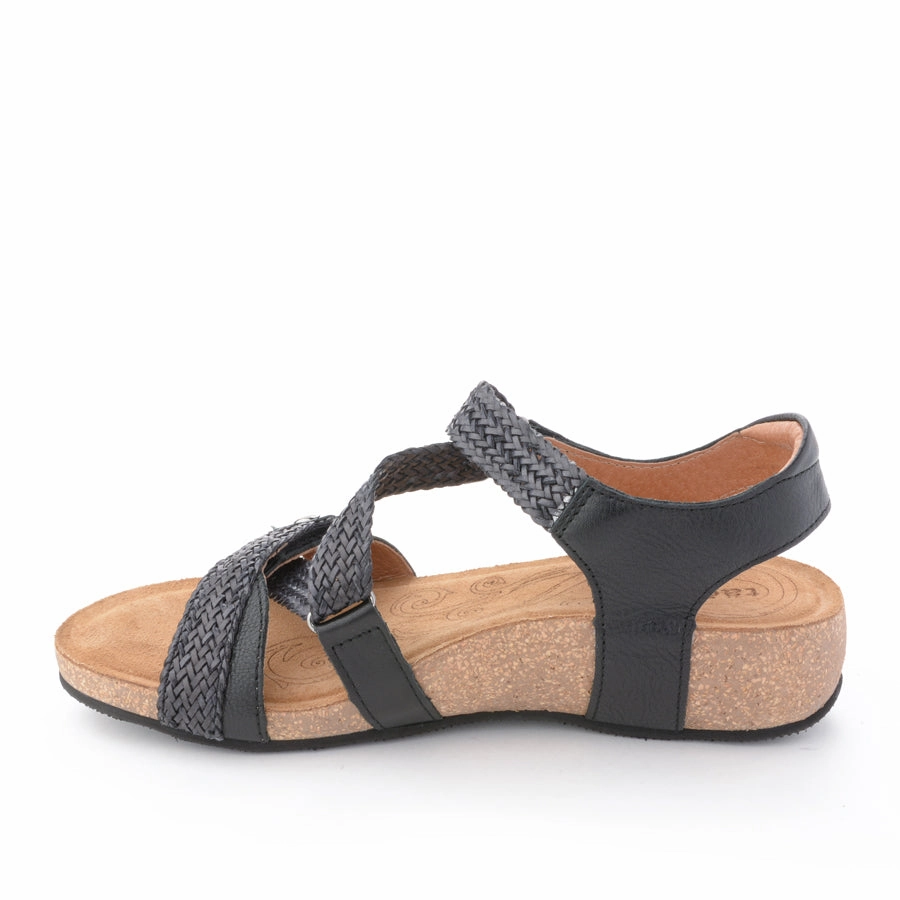 TRULIE - BLACK - LEATHER endurance - boost - level Reflective details