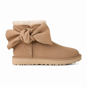 Rugged Built City Walking UGG? Classic Mini Bow (Women) - Sand