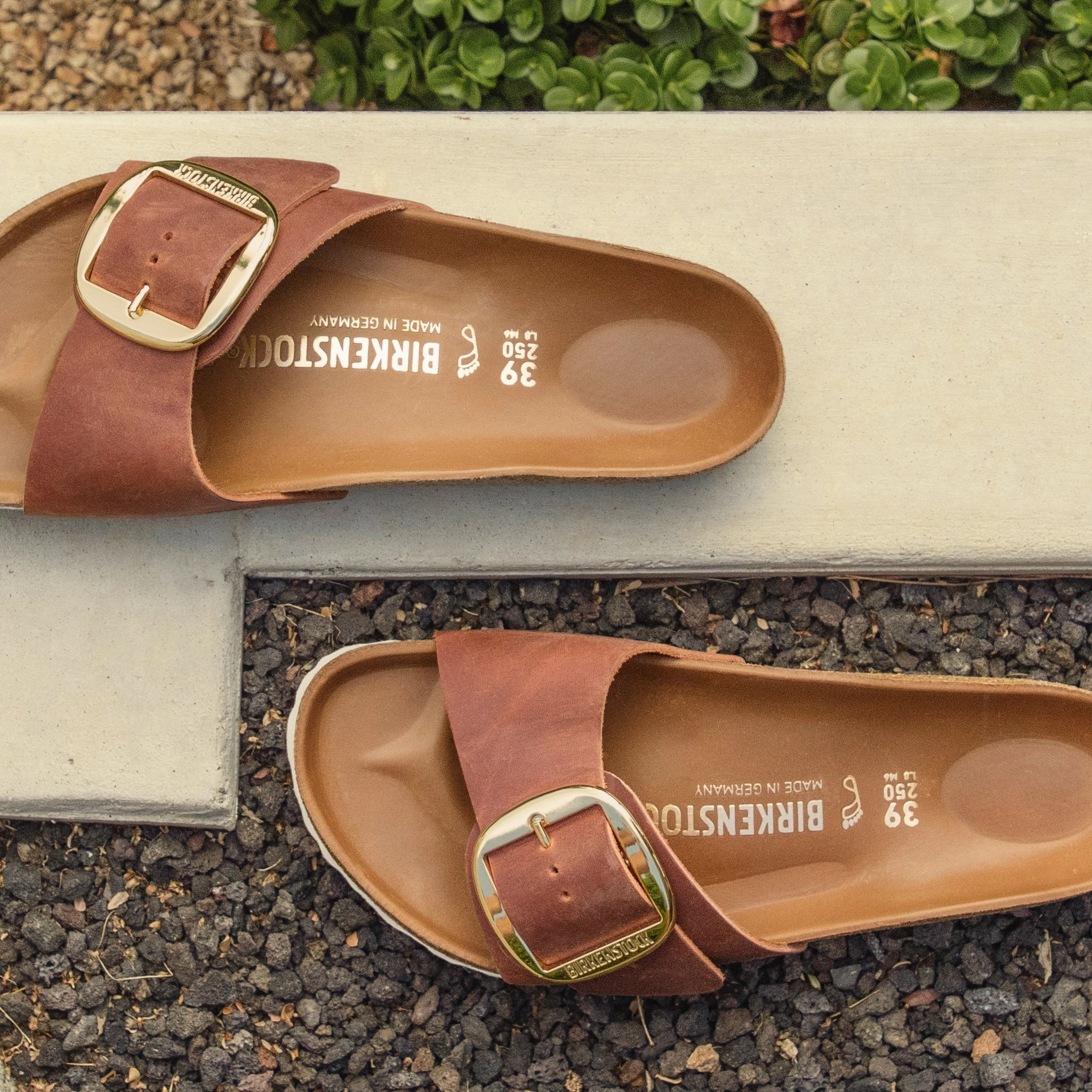 MADRID BIG BUCKLE - COGNAC - LEATHER Eco Friendly Treatment flexible rubber