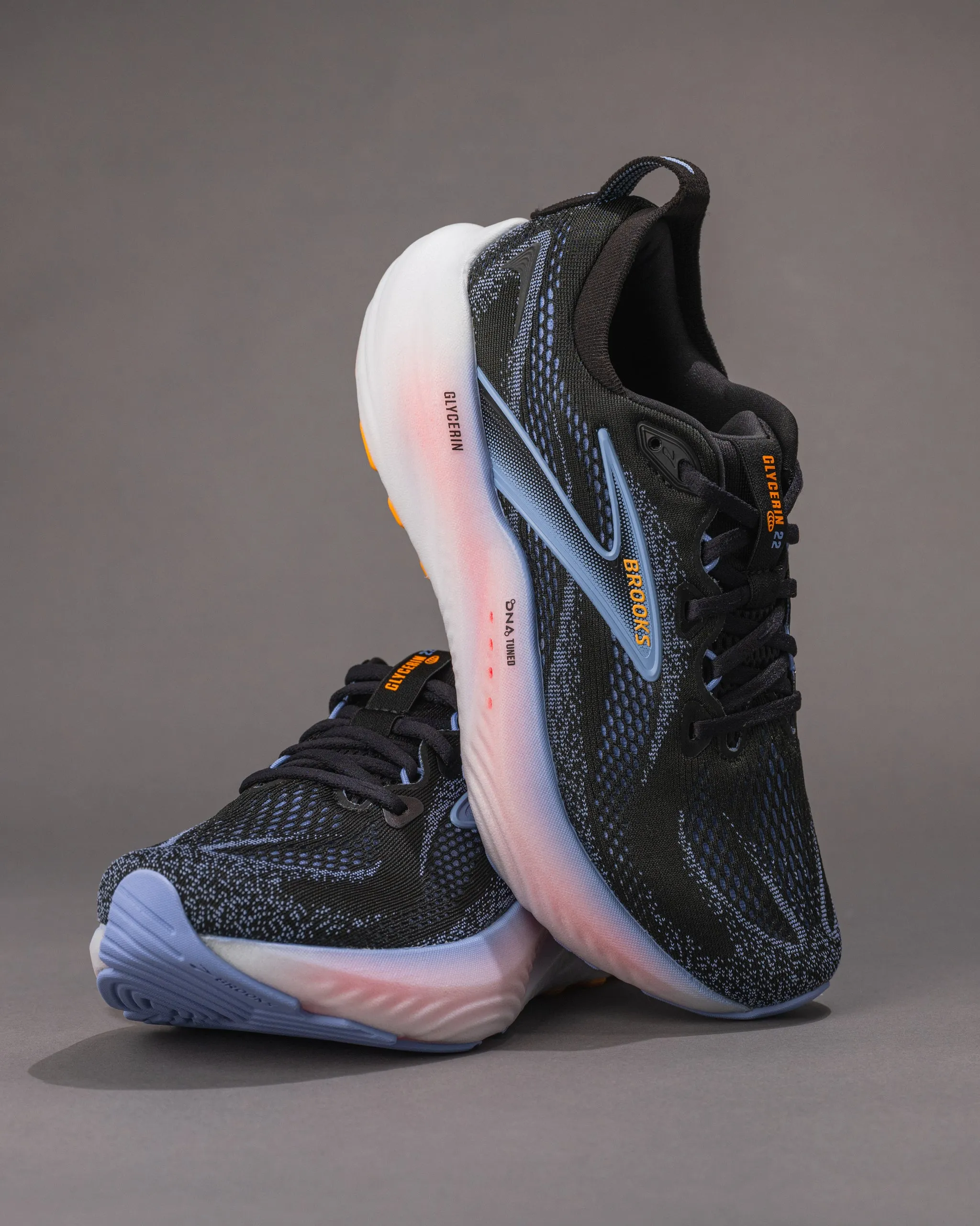 W-GLYCERIN 22 - BLACK/BLUE - MESH Orthotic Friendly Design