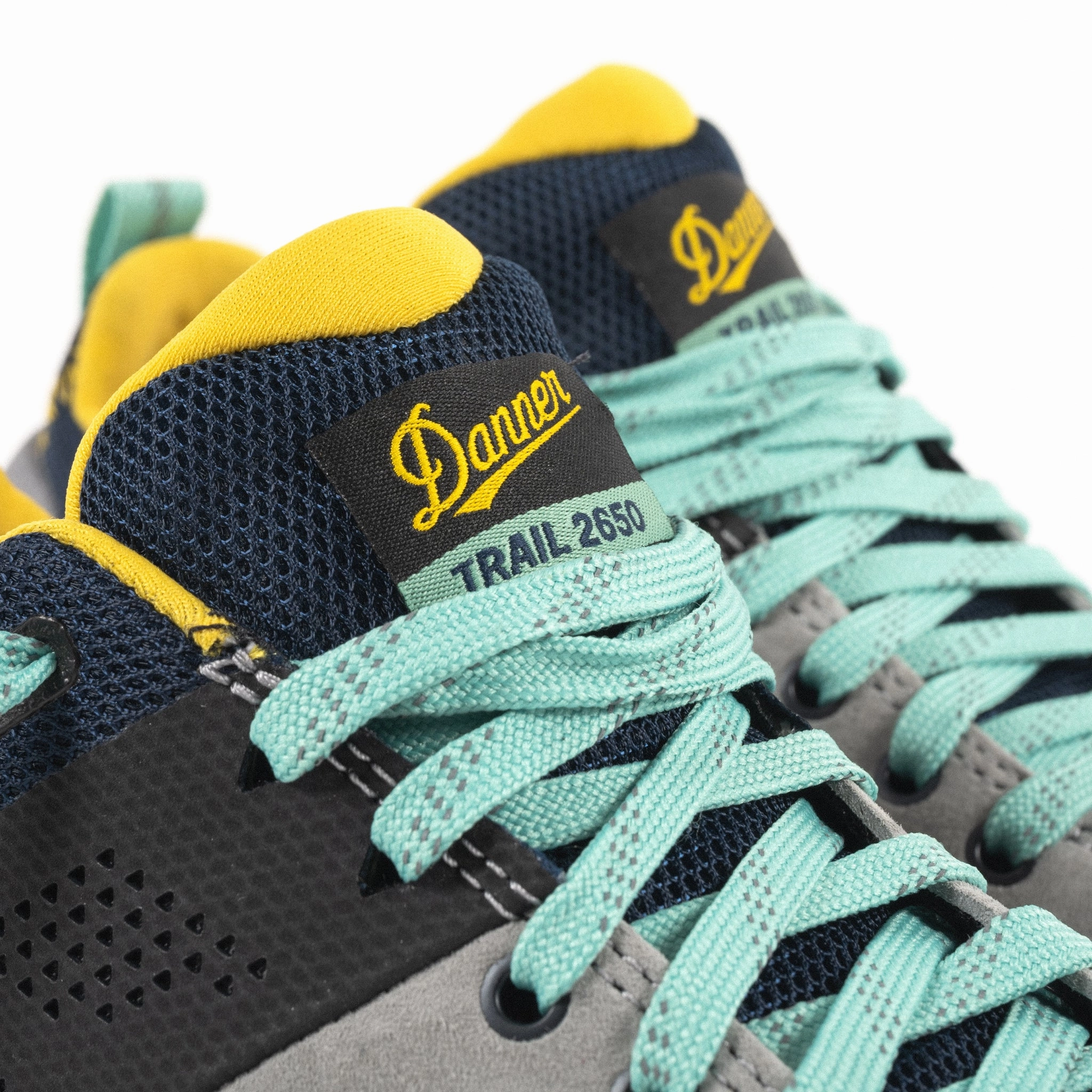 W-TRAIL 2650 - GRAY - NUBUCK Adaptive Flex Grooves Ventilation Channel System