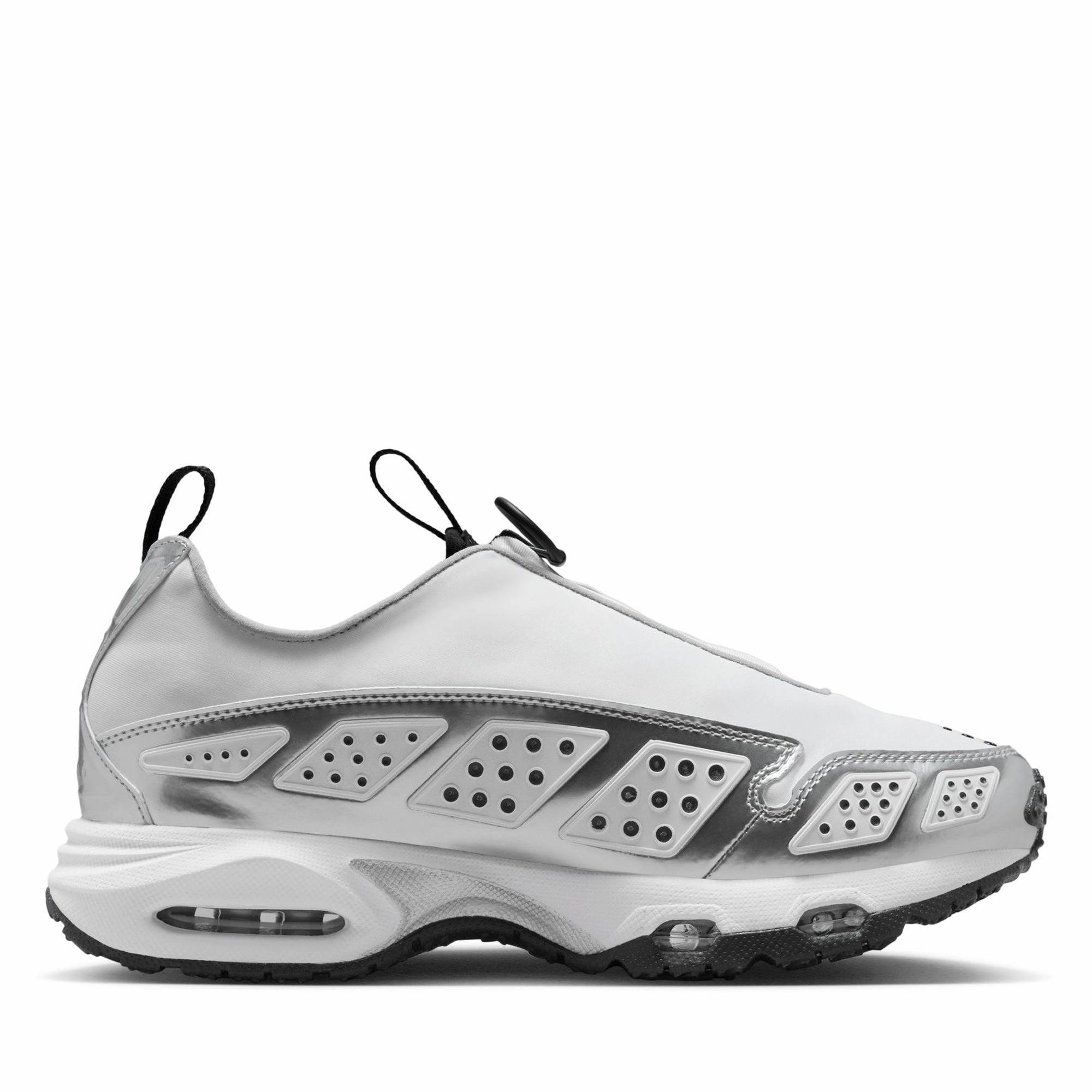 Women's Nike Air Max Sunder - White/Metallic Silver Ergonomic Arch Design