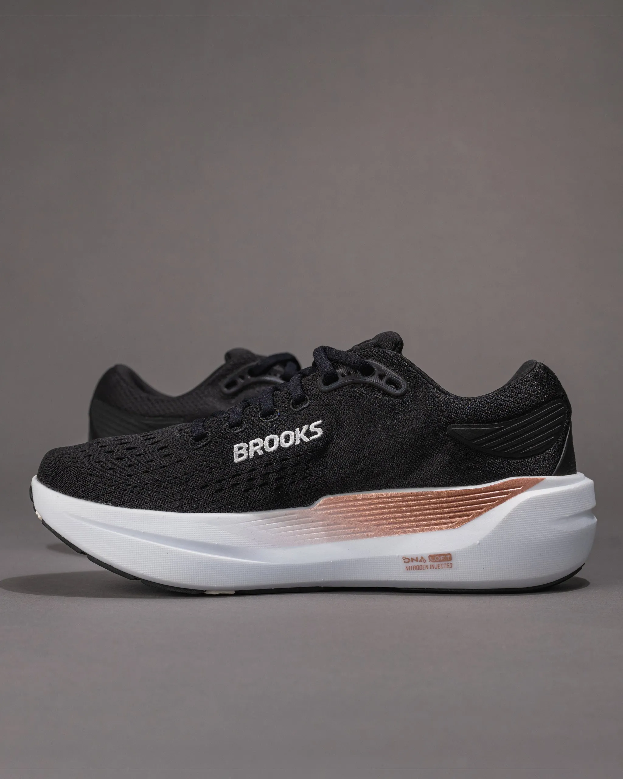 WOMEN'S GHOST MAX 3 - BLACK/ROSE GOLD - MESH pool users