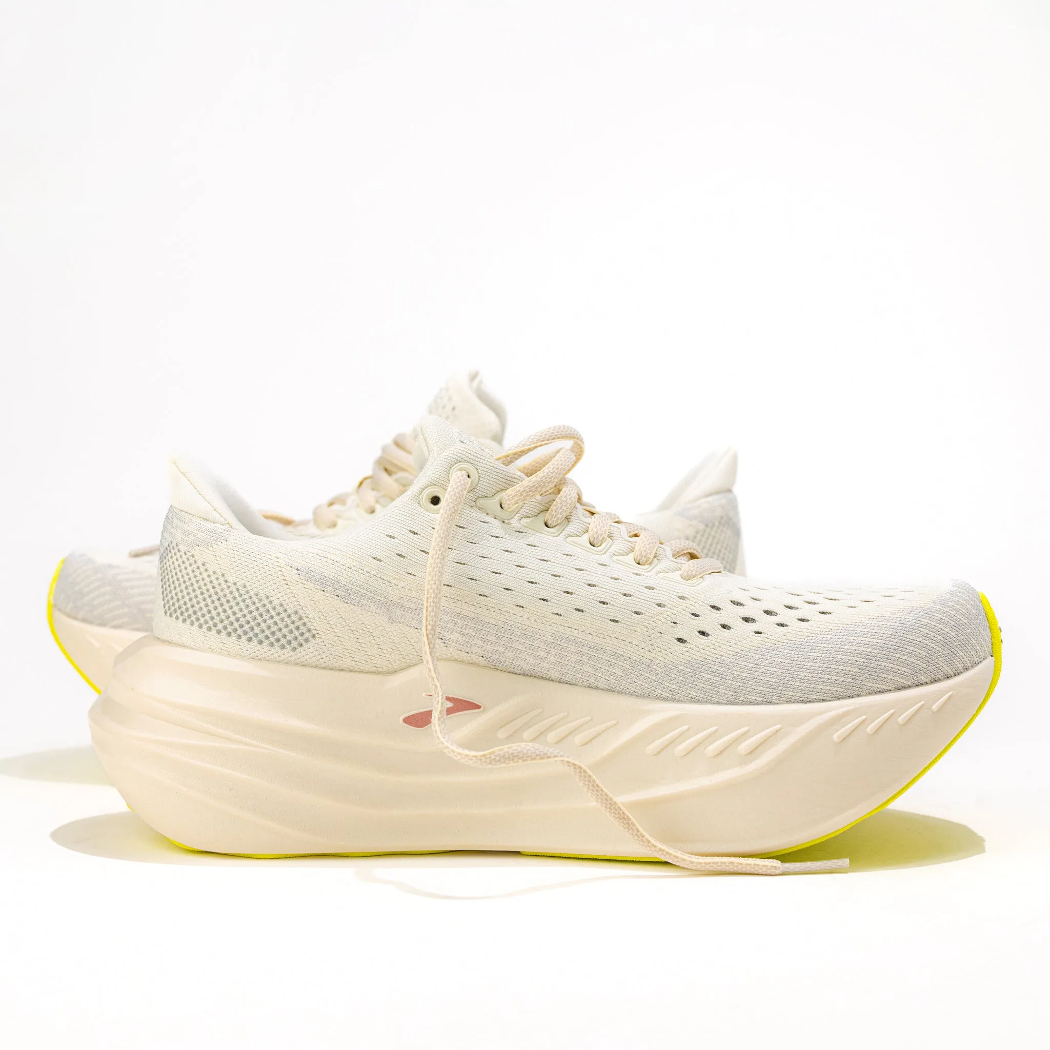 WOMEN'S GLYCERIN MAX - COCONUT/ALLOY Durable Treads Statement flair